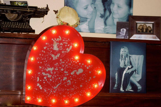 Vintage style marquee light: steel star or heart sign