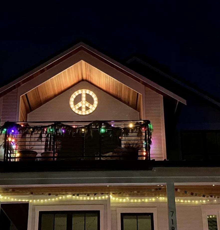 Large metal marquee peace sign old vintage style lighted peace sign steel..........kids teens game room home decor outdoor christmas