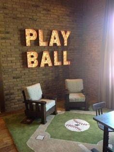 Lighted metal play sign – 4pc marquee letters set, vintage-inspired "play" or "love" game sign for home, bar, business or game room decor